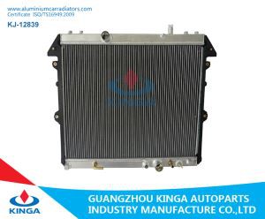 OEM 16400-0L150 dla Toyota Radiator z Hilux Innova 04-Diesel At